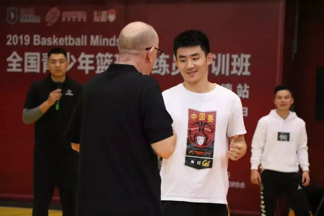 如何在篮球训练中有效应对压力?_0